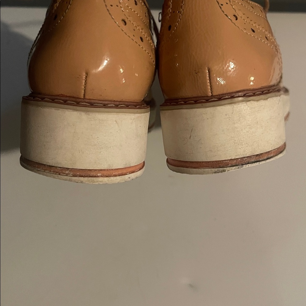 3/$15. Madden Girl G-Ritz Oxfords 5 1/2 - Picture 3 of 6
